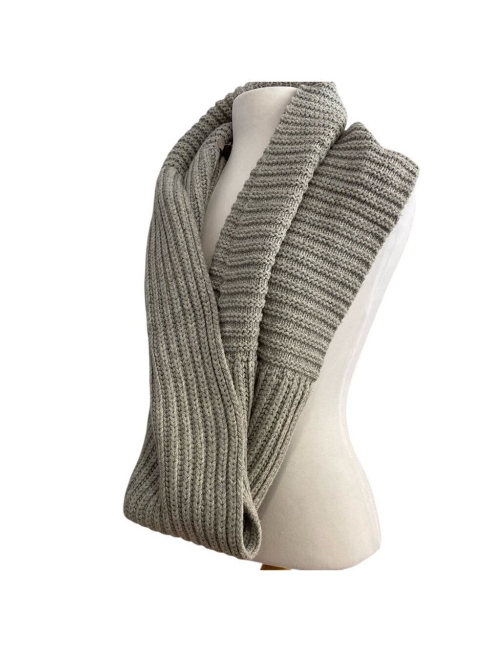 Banana REPUBLIC Cozy Gray Knit infinity Scarf wool cotton cashmere alpaca blend